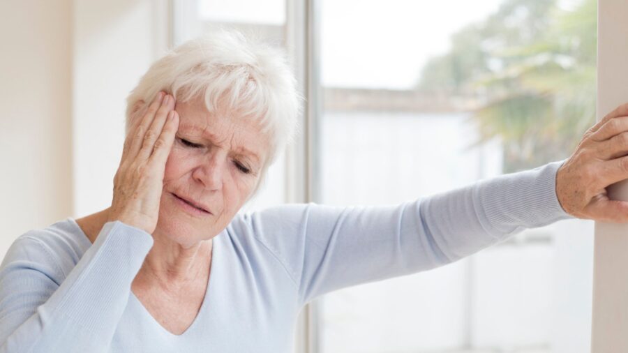 Najczęstsze przyczyny utraty świadomości – kiedy wezwać pogotowie i jak działać?