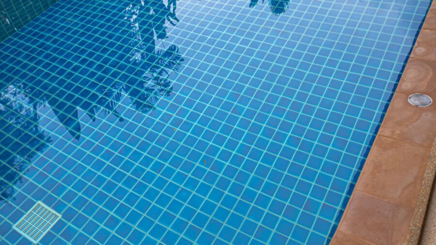 Utrzymanie i pielęgnacja basenu po budowie – jak to robić?